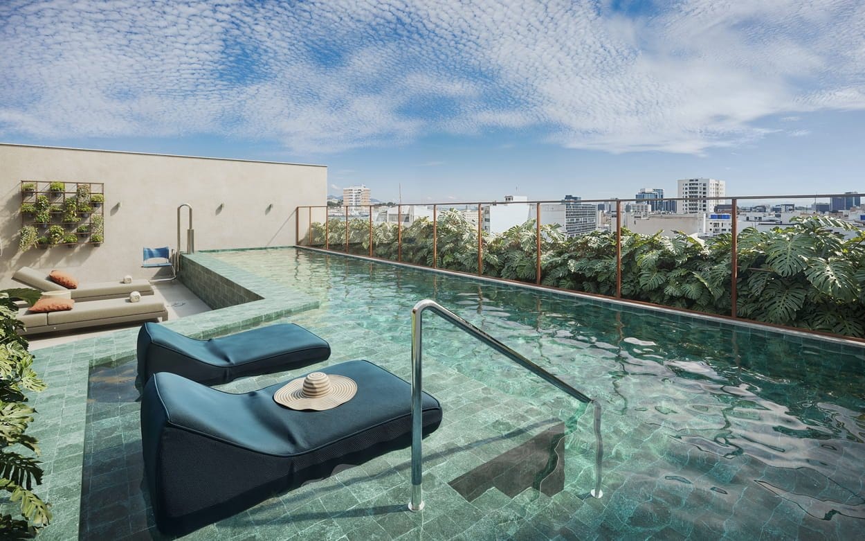 Somos Lapa — piscina no rooftop